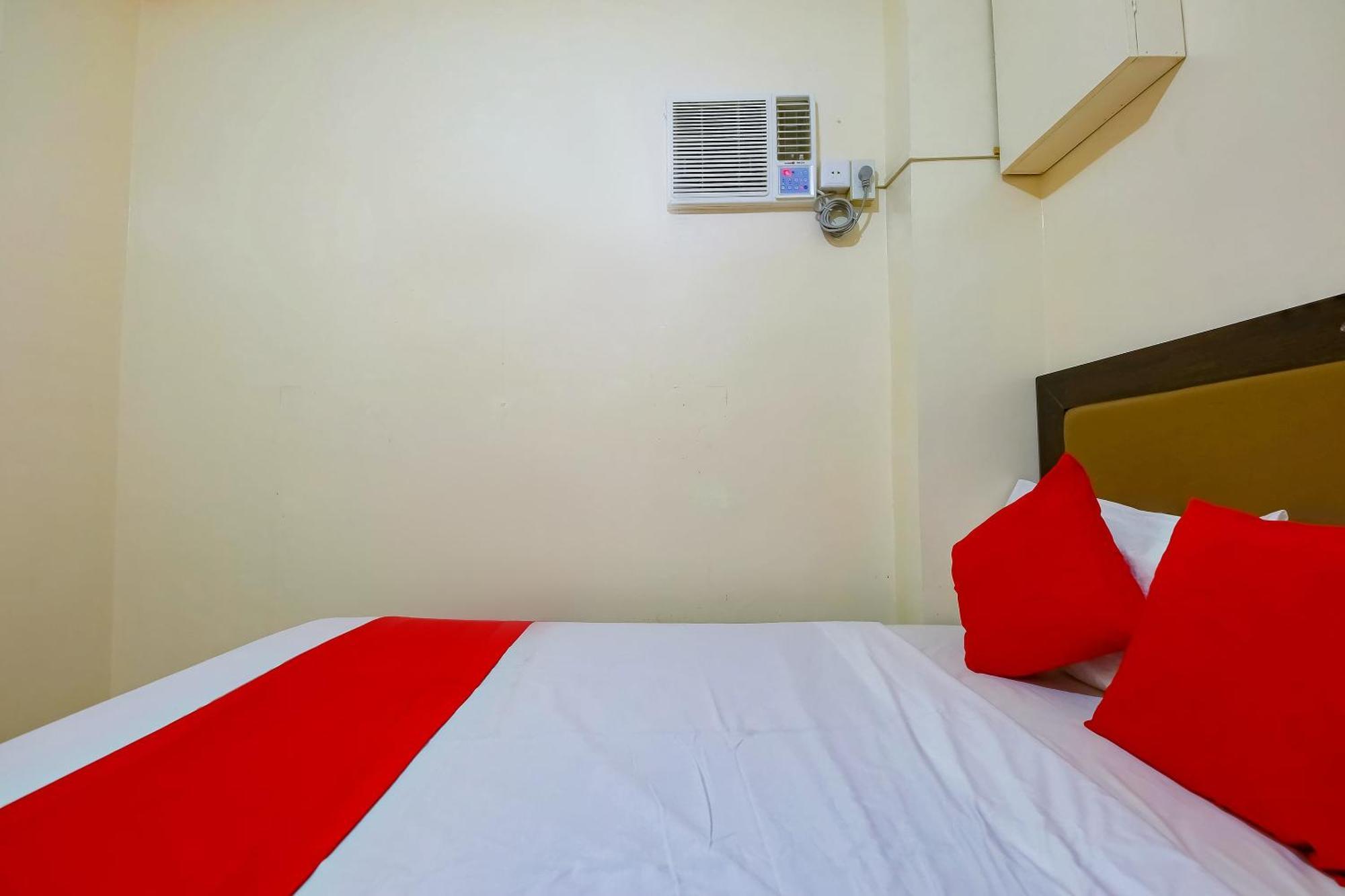 Oyo 431 Apollo 11 Apartelle Pasay Dış mekan fotoğraf